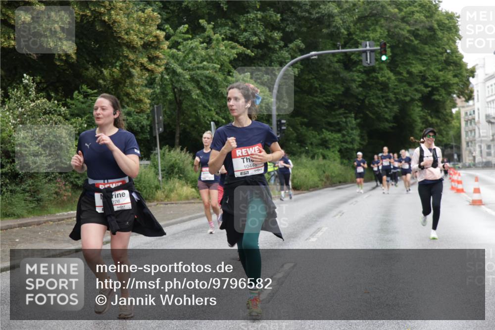 14.06.2026 - REWE Women's Run Jannik Wohlers http://msf.ph/oto/9796582 14.06.2026 09:58:59 Laufen 276, 10448, 7 meine-sportfotos.de