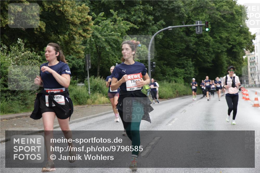 14.06.2026 - REWE Women's Run Jannik Wohlers http://msf.ph/oto/9796585 14.06.2026 09:58:59 Laufen 75, 4, 76, 1044, 57 meine-sportfotos.de