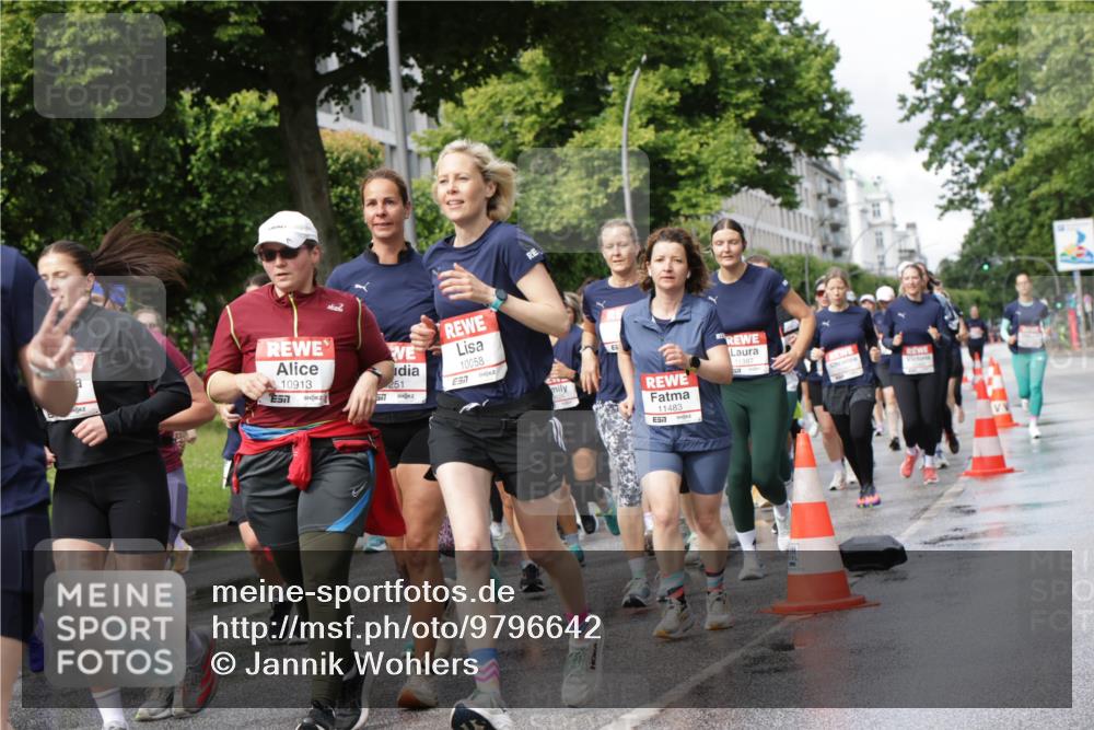 14.06.2026 - REWE Women's Run Jannik Wohlers http://msf.ph/oto/9796642 14.06.2026 09:10:49 Laufen 10913, 40, 251, 10058, 57, 577, 11483, 7, 5 meine-sportfotos.de