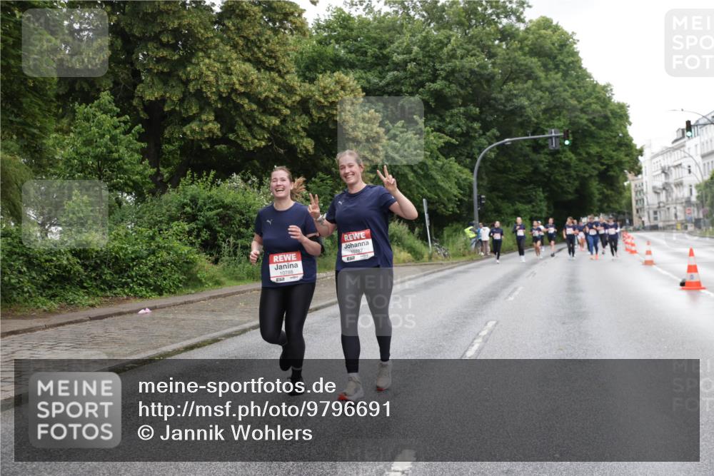 14.06.2026 - REWE Women's Run Jannik Wohlers http://msf.ph/oto/9796691 14.06.2026 09:59:16 Laufen 10787, 10788 meine-sportfotos.de
