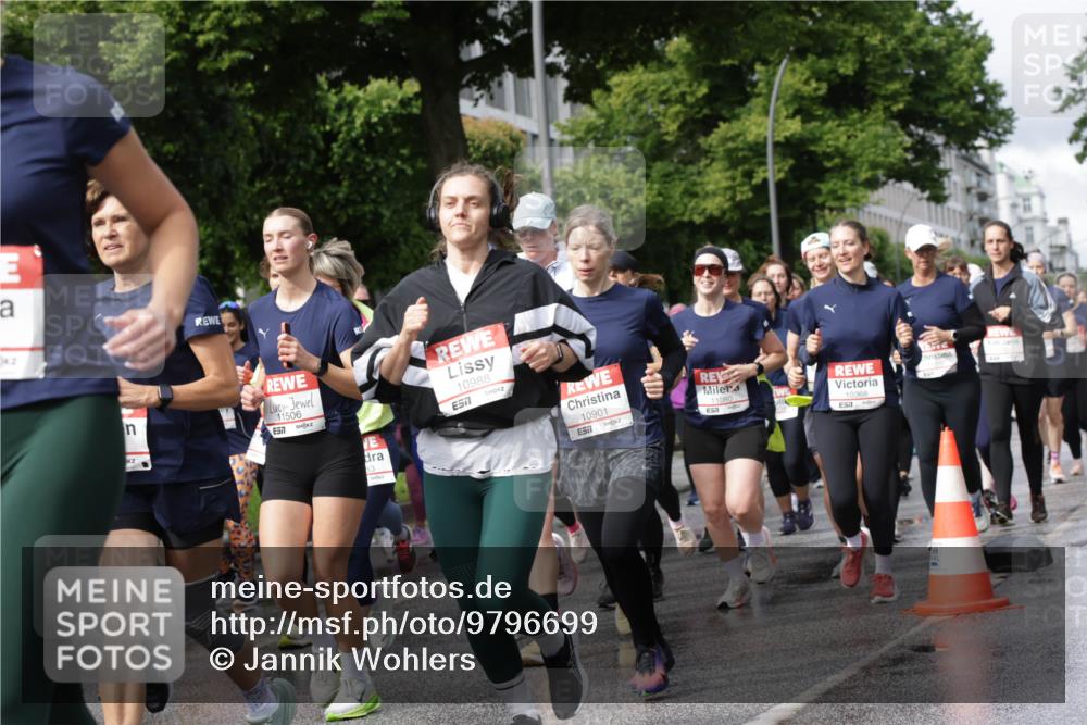 14.06.2026 - REWE Women's Run Jannik Wohlers http://msf.ph/oto/9796699 14.06.2026 09:10:53 Laufen 11506, 657, 10988, 10901, 7, 11080, 10368 meine-sportfotos.de