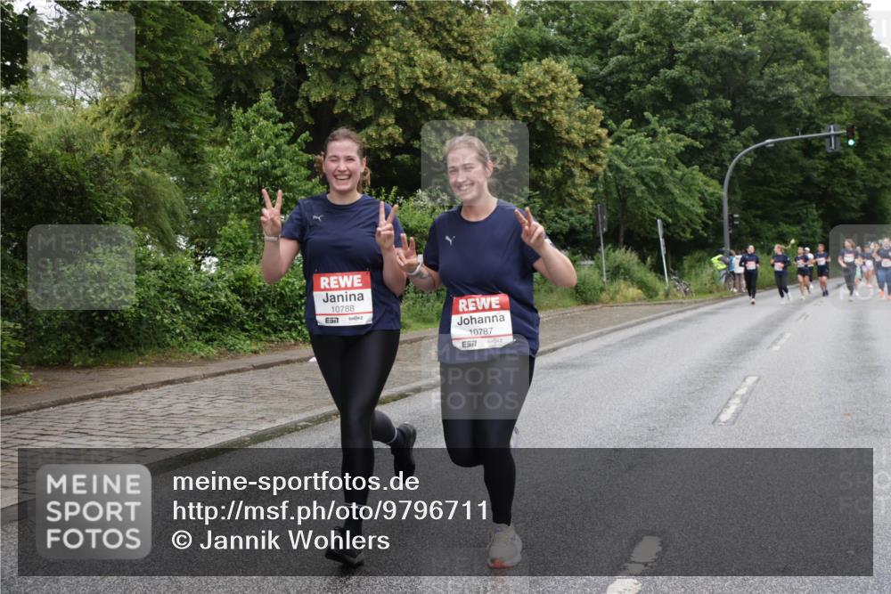 14.06.2026 - REWE Women's Run Jannik Wohlers http://msf.ph/oto/9796711 14.06.2026 09:59:17 Laufen 10788, 10787, 7 meine-sportfotos.de