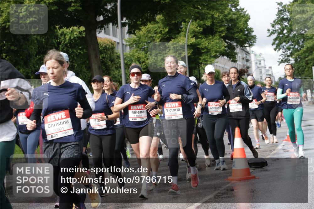 14.06.2026 - REWE Women's Run Jannik Wohlers http://msf.ph/oto/9796715 14.06.2026 09:10:53 Laufen 10747, 10901, 657, 10494, 57, 11222, 857, 11080, 10368, 57, 10774 meine-sportfotos.de
