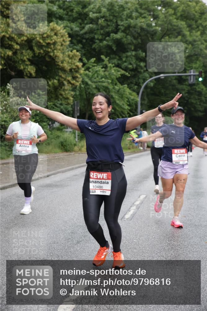 14.06.2026 - REWE Women's Run Jannik Wohlers http://msf.ph/oto/9796816 14.06.2026 09:59:29 Laufen 11118, 10486, 10719, 57 meine-sportfotos.de
