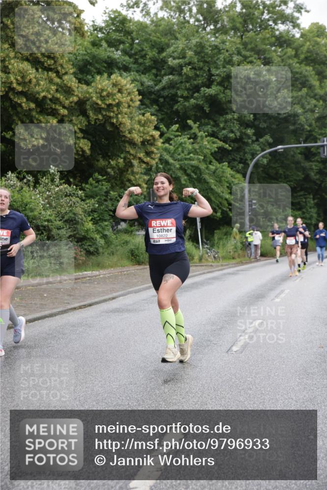 14.06.2026 - REWE Women's Run Jannik Wohlers http://msf.ph/oto/9796933 14.06.2026 09:59:46 Laufen 10822, 7 meine-sportfotos.de
