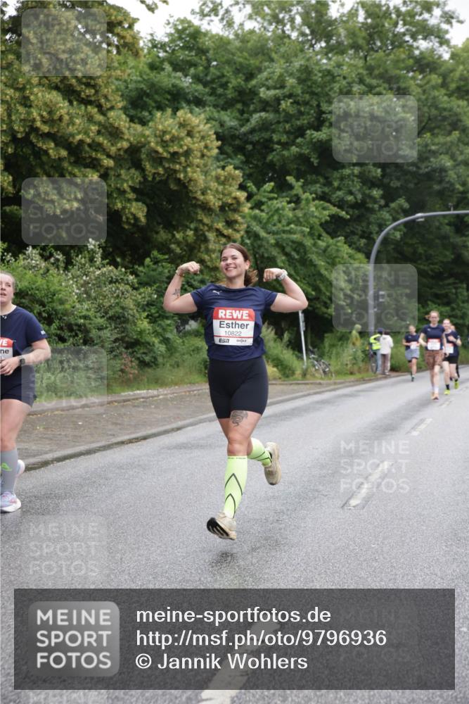 14.06.2026 - REWE Women's Run Jannik Wohlers http://msf.ph/oto/9796936 14.06.2026 09:59:46 Laufen 10822, 7 meine-sportfotos.de