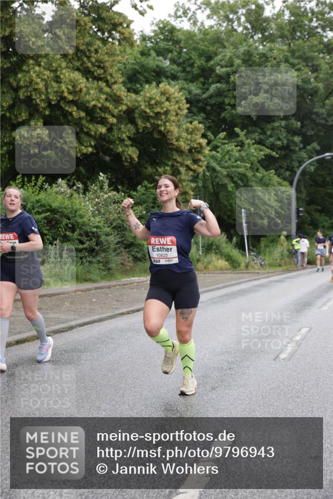 14.06.2026 - REWE Women's Run Jannik Wohlers http://msf.ph/oto/9796943 14.06.2026 09:59:46 Laufen 10822, 7 meine-sportfotos.de
