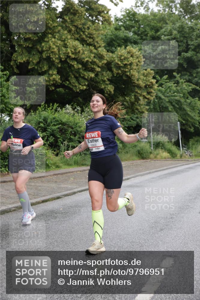 14.06.2026 - REWE Women's Run Jannik Wohlers http://msf.ph/oto/9796951 14.06.2026 09:59:47 Laufen 11823, 10822, 57 meine-sportfotos.de