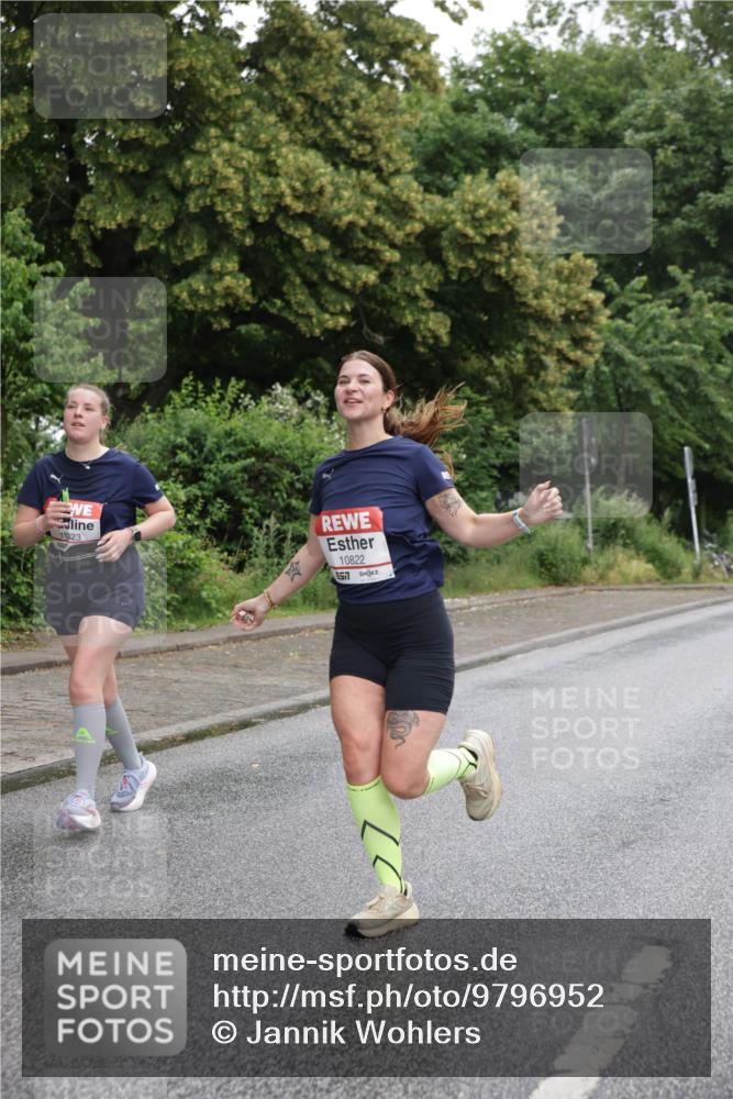 14.06.2026 - REWE Women's Run Jannik Wohlers http://msf.ph/oto/9796952 14.06.2026 09:59:47 Laufen 11823, 10822, 577 meine-sportfotos.de