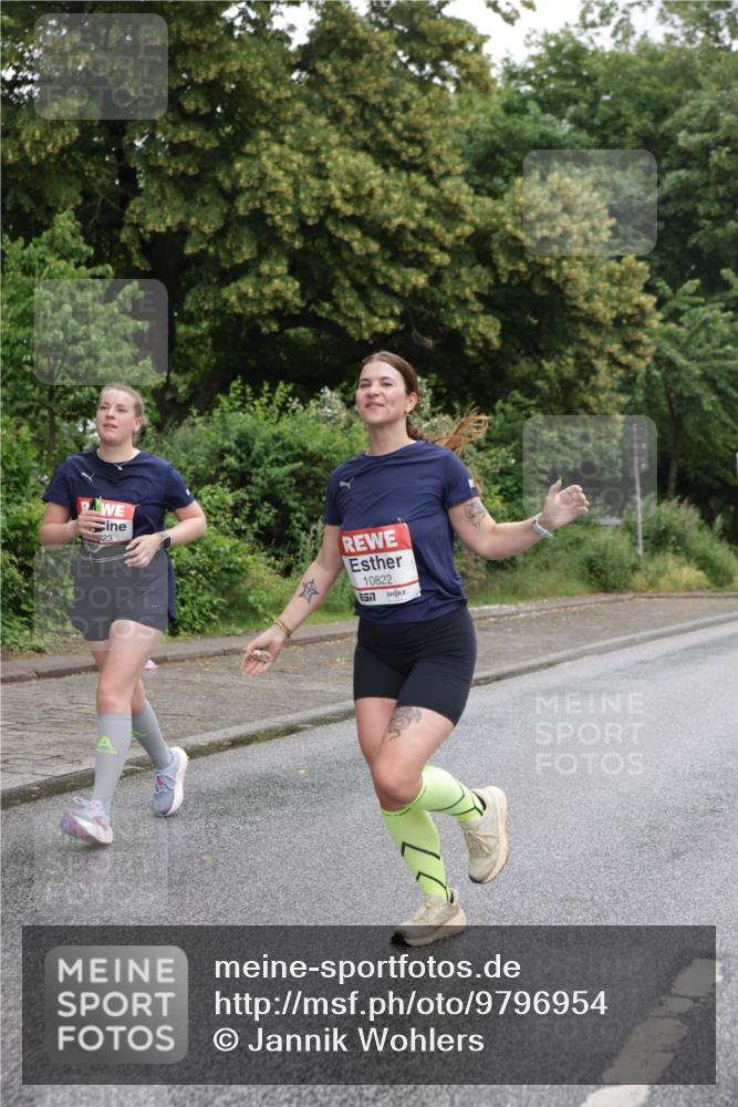 14.06.2026 - REWE Women's Run Jannik Wohlers http://msf.ph/oto/9796954 14.06.2026 09:59:47 Laufen 823, 10822 meine-sportfotos.de
