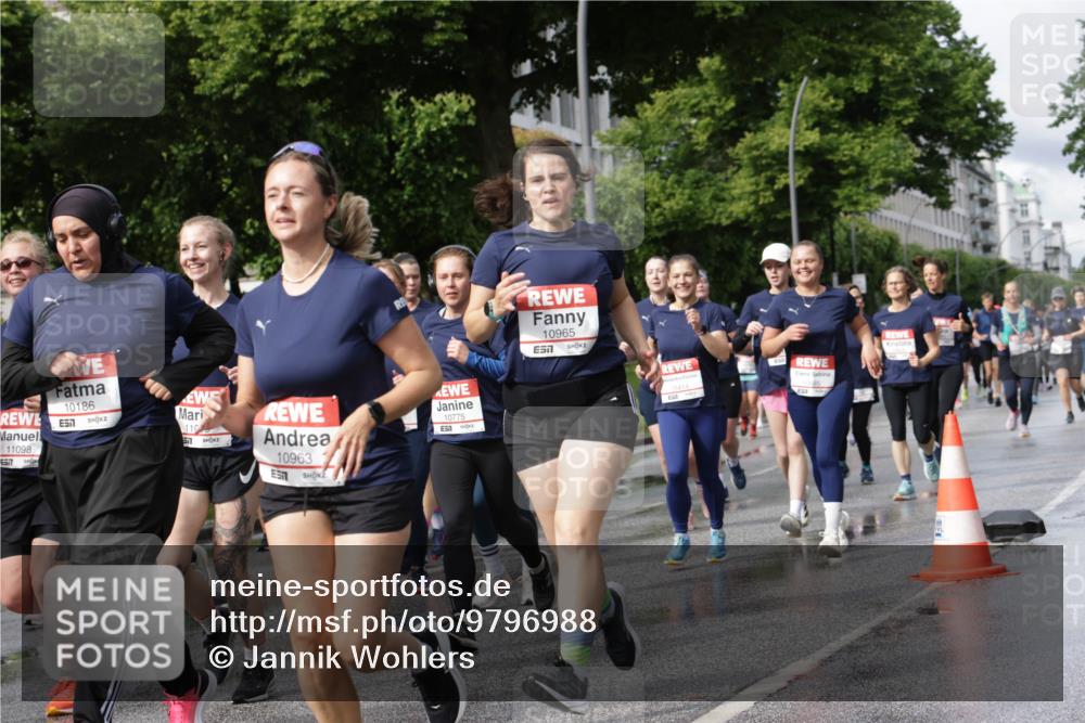 14.06.2026 - REWE Women's Run Jannik Wohlers http://msf.ph/oto/9796988 14.06.2026 09:11:09 Laufen 11098, 7, 10186, 110, 57, 10963, 10775, 10965, 7 meine-sportfotos.de
