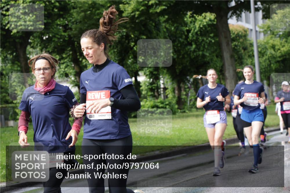 14.06.2026 - REWE Women's Run Jannik Wohlers http://msf.ph/oto/9797064 14.06.2026 09:11:15 Laufen 10798, 57, 57 meine-sportfotos.de