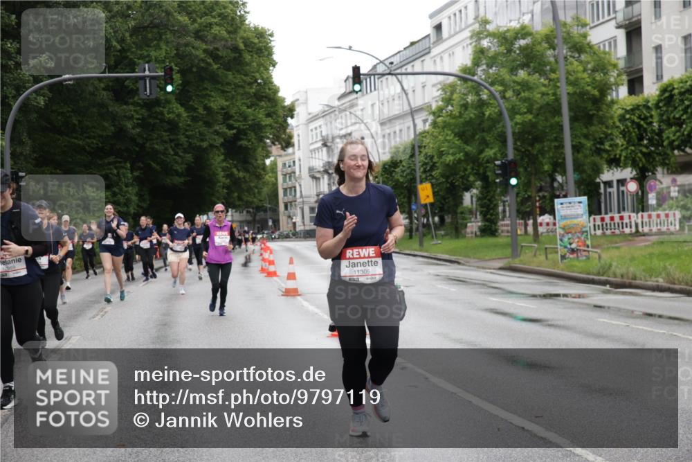 14.06.2026 - REWE Women's Run Jannik Wohlers http://msf.ph/oto/9797119 14.06.2026 10:00:10 Laufen 10959, 11305, 51, 01 meine-sportfotos.de