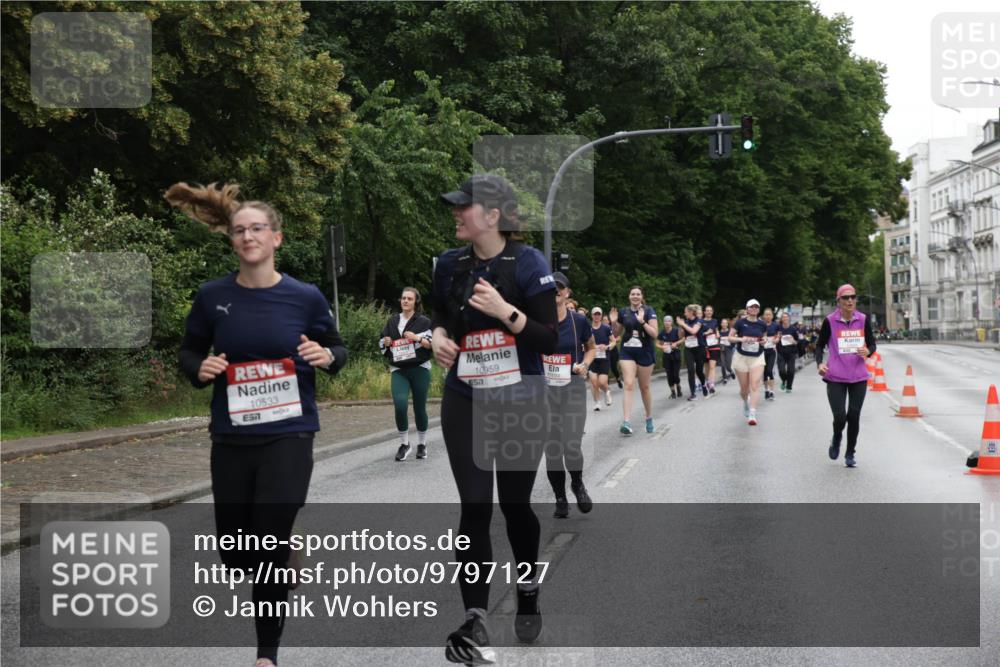 14.06.2026 - REWE Women's Run Jannik Wohlers http://msf.ph/oto/9797127 14.06.2026 10:00:11 Laufen 10533, 57, 10959, 51, 10494 meine-sportfotos.de