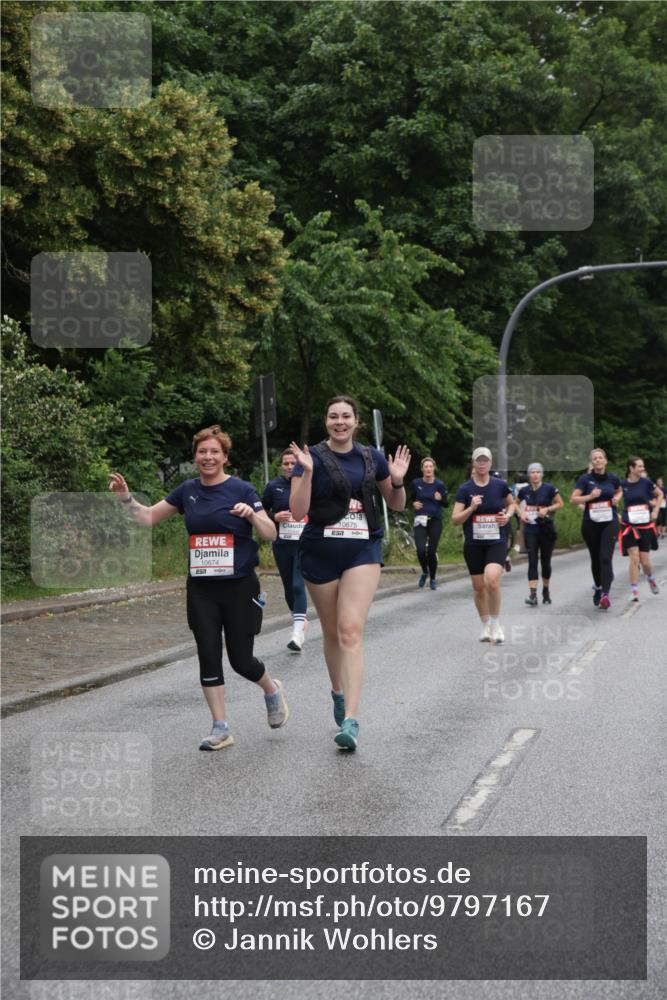 14.06.2026 - REWE Women's Run Jannik Wohlers http://msf.ph/oto/9797167 14.06.2026 10:00:15 Laufen 10674, 10675 meine-sportfotos.de