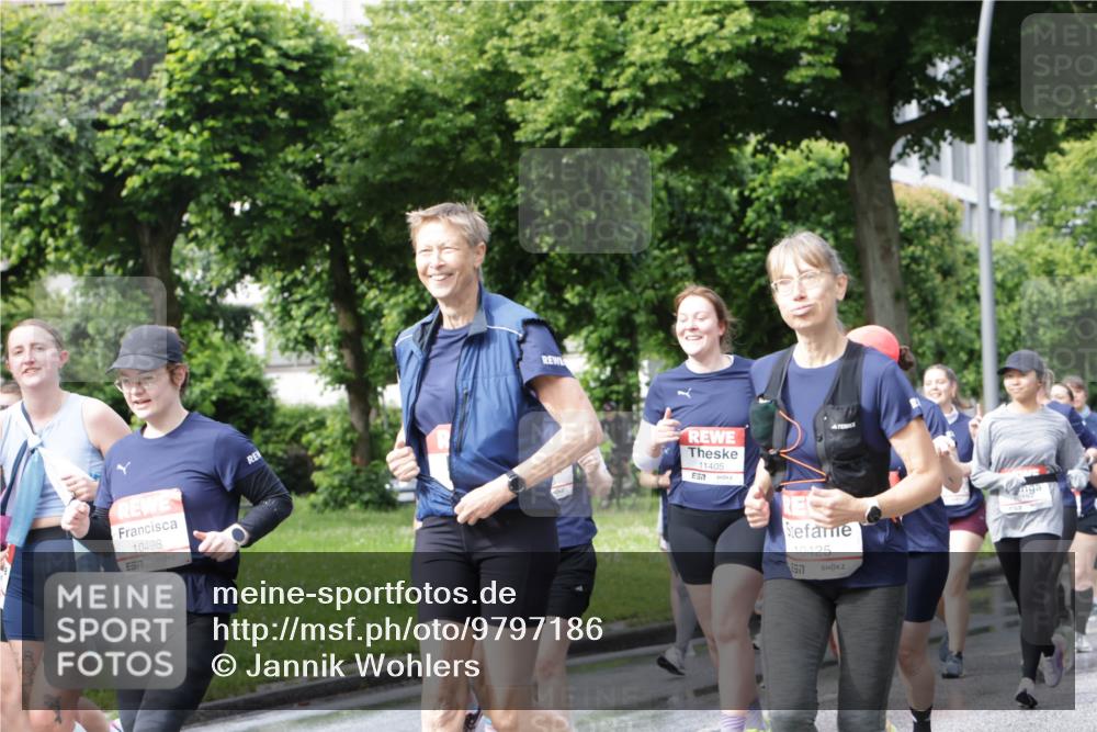 14.06.2026 - REWE Women's Run Jannik Wohlers http://msf.ph/oto/9797186 14.06.2026 09:11:24 Laufen 10498, 7, 11405, 10425, 577 meine-sportfotos.de