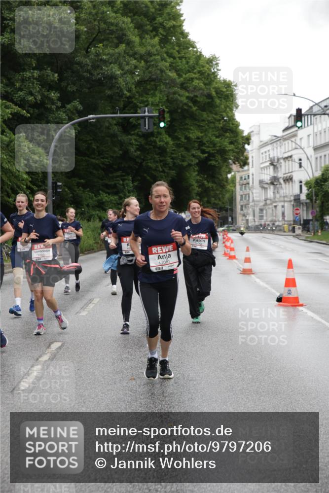 14.06.2026 - REWE Women's Run Jannik Wohlers http://msf.ph/oto/9797206 14.06.2026 10:00:19 Laufen 10, 11081, 657 meine-sportfotos.de