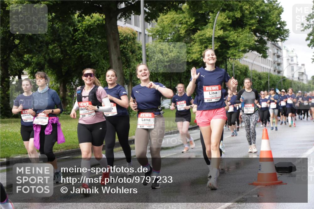 14.06.2026 - REWE Women's Run Jannik Wohlers http://msf.ph/oto/9797233 14.06.2026 09:11:27 Laufen 10609, 10701, 11071, 11022, 10878, 7 meine-sportfotos.de
