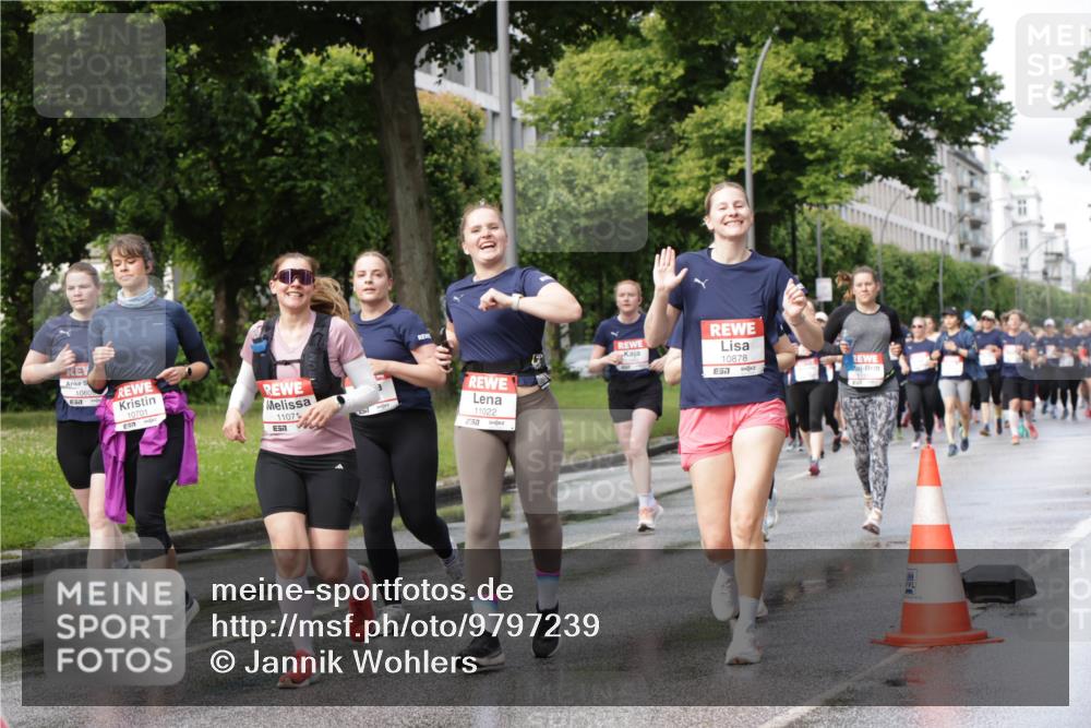 14.06.2026 - REWE Women's Run Jannik Wohlers http://msf.ph/oto/9797239 14.06.2026 09:11:27 Laufen 1060, 10701, 11071, 11022, 10878, 7 meine-sportfotos.de