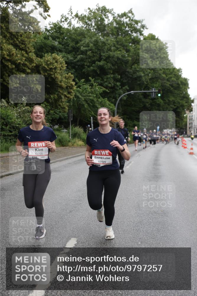 14.06.2026 - REWE Women's Run Jannik Wohlers http://msf.ph/oto/9797257 14.06.2026 10:00:24 Laufen 10705, 10199 meine-sportfotos.de