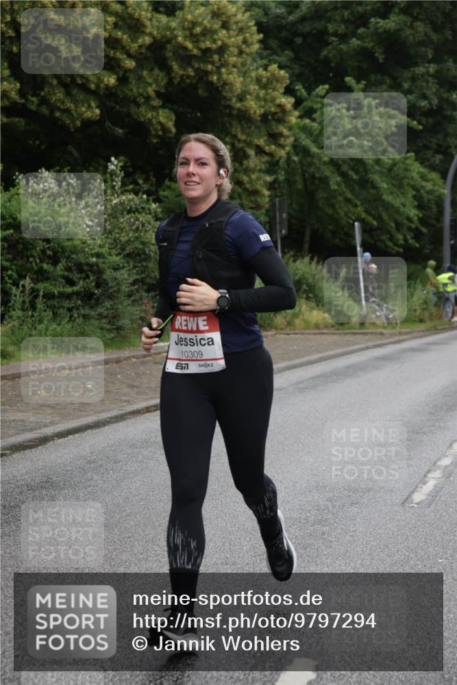14.06.2026 - REWE Women's Run Jannik Wohlers http://msf.ph/oto/9797294 14.06.2026 10:00:27 Laufen 10309, 657 meine-sportfotos.de