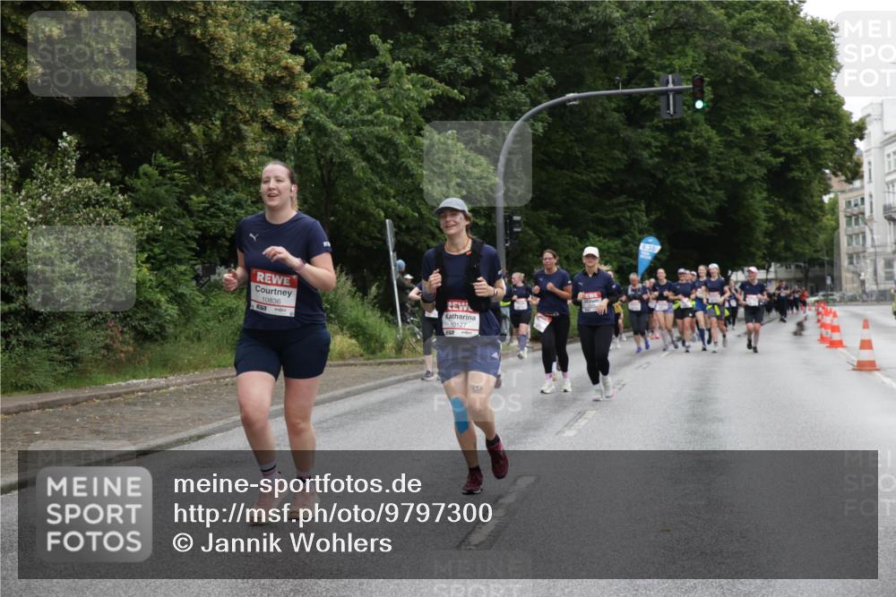 14.06.2026 - REWE Women's Run Jannik Wohlers http://msf.ph/oto/9797300 14.06.2026 10:00:31 Laufen 10836, 10127, 7, 6, 30 meine-sportfotos.de