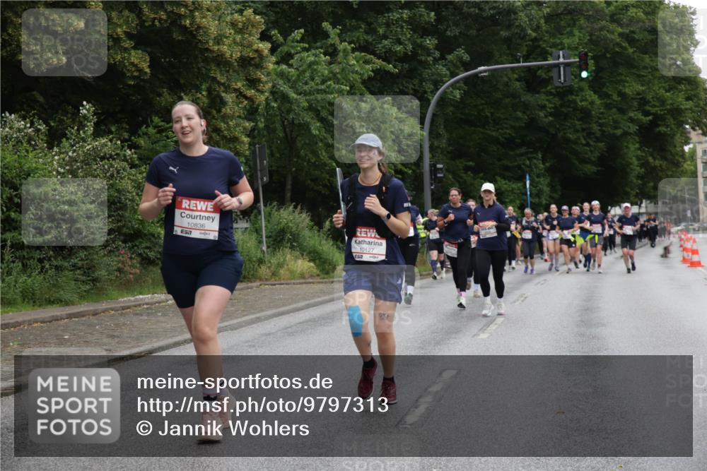 14.06.2026 - REWE Women's Run Jannik Wohlers http://msf.ph/oto/9797313 14.06.2026 10:00:31 Laufen 10836, 10127, 7 meine-sportfotos.de