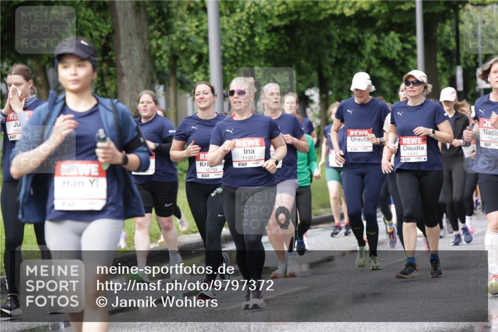 14.06.2026 - REWE Women's Run Jannik Wohlers http://msf.ph/oto/9797372 14.06.2026 09:11:36 Laufen 1042, 77, 11062, 10079, 7, 10793, 10652, 10360, 651 meine-sportfotos.de
