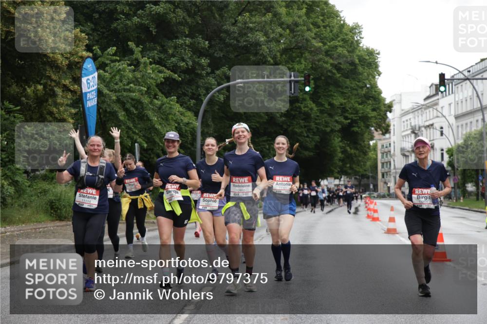 14.06.2026 - REWE Women's Run Jannik Wohlers http://msf.ph/oto/9797375 14.06.2026 10:00:40 Laufen 6, 30, 11114, 10581, 10880, 11121, 11211 meine-sportfotos.de