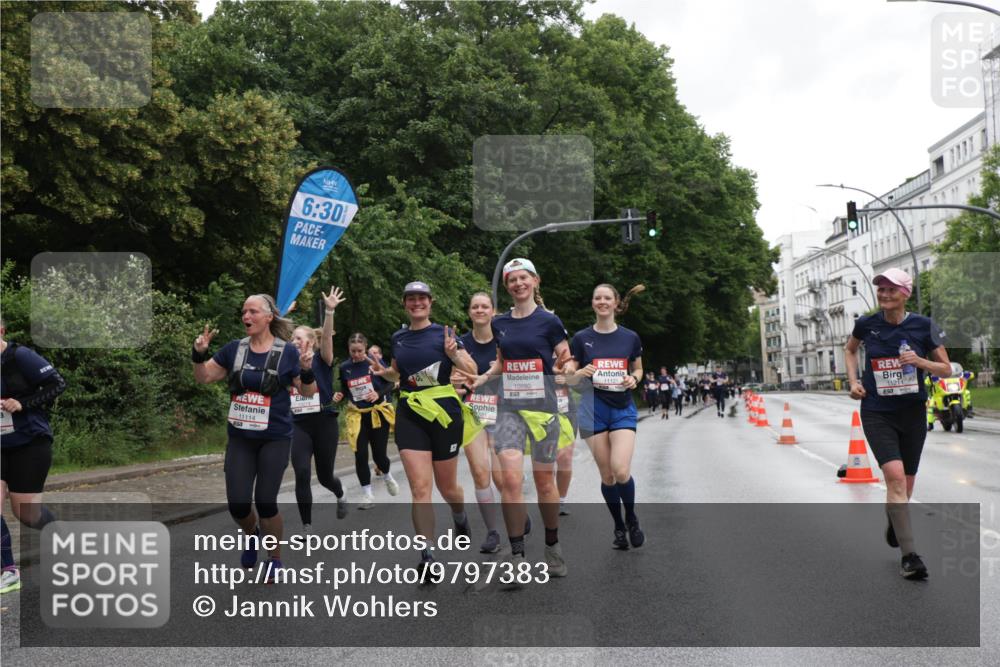14.06.2026 - REWE Women's Run Jannik Wohlers http://msf.ph/oto/9797383 14.06.2026 10:00:40 Laufen 6, 30, 11114, 11121, 10880, 11211 meine-sportfotos.de