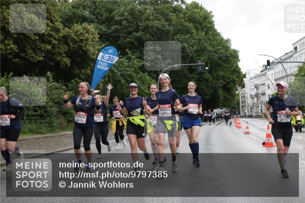 14.06.2026 - REWE Women's Run Jannik Wohlers http://msf.ph/oto/9797385 14.06.2026 10:00:40 Laufen 10761, 11114, 6, 30, 10581, 10880, 11211 meine-sportfotos.de