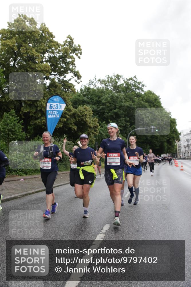 14.06.2026 - REWE Women's Run Jannik Wohlers http://msf.ph/oto/9797402 14.06.2026 10:00:41 Laufen 6, 30, 11114, 10880, 11121 meine-sportfotos.de