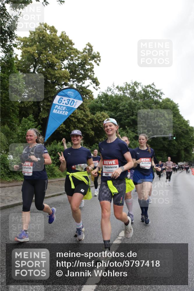 14.06.2026 - REWE Women's Run Jannik Wohlers http://msf.ph/oto/9797418 14.06.2026 10:00:42 Laufen 6, 30, 11114, 10880, 11121 meine-sportfotos.de