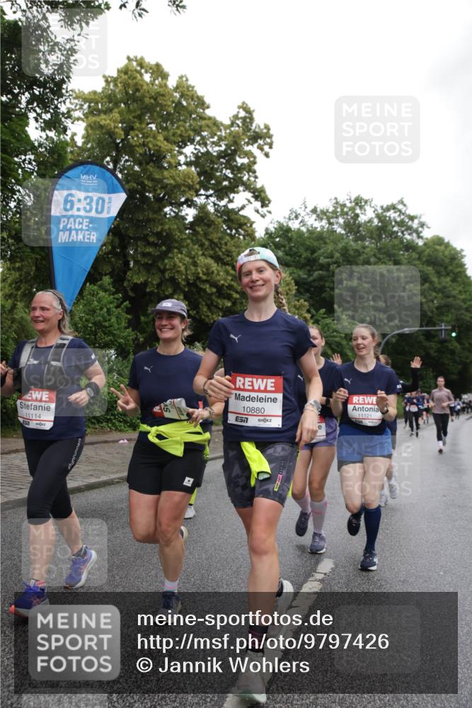 14.06.2026 - REWE Women's Run Jannik Wohlers http://msf.ph/oto/9797426 14.06.2026 10:00:42 Laufen 6, 30, 11114, 5, 10880, 7, 11121 meine-sportfotos.de