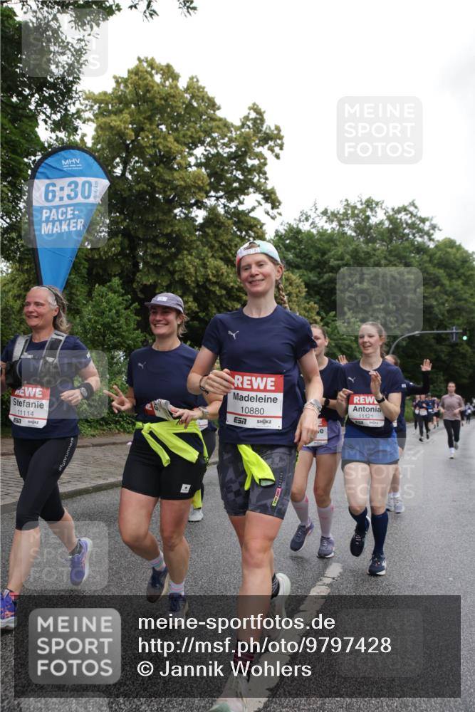 14.06.2026 - REWE Women's Run Jannik Wohlers http://msf.ph/oto/9797428 14.06.2026 10:00:42 Laufen 6, 30, 11114, 10880, 7, 11121 meine-sportfotos.de