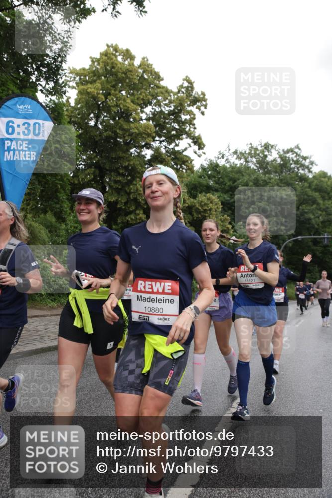 14.06.2026 - REWE Women's Run Jannik Wohlers http://msf.ph/oto/9797433 14.06.2026 10:00:42 Laufen 6, 30, 10880, 11121, 148 meine-sportfotos.de