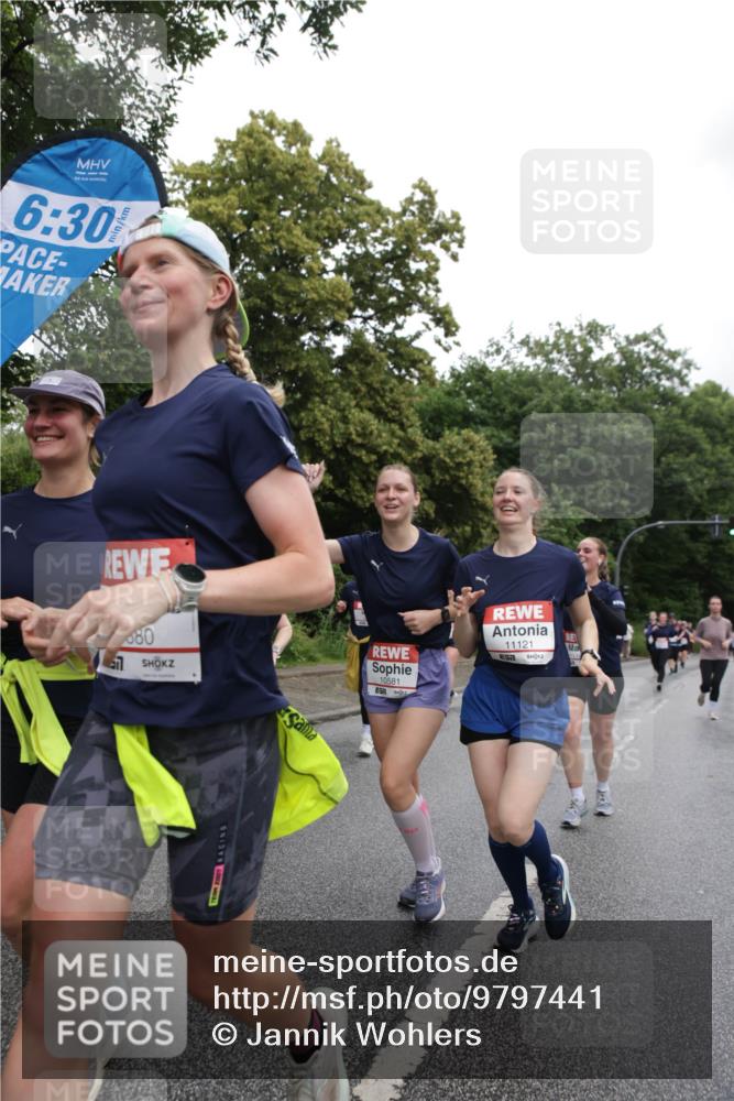 14.06.2026 - REWE Women's Run Jannik Wohlers http://msf.ph/oto/9797441 14.06.2026 10:00:43 Laufen 6, 30, 80, 10581, 11121 meine-sportfotos.de