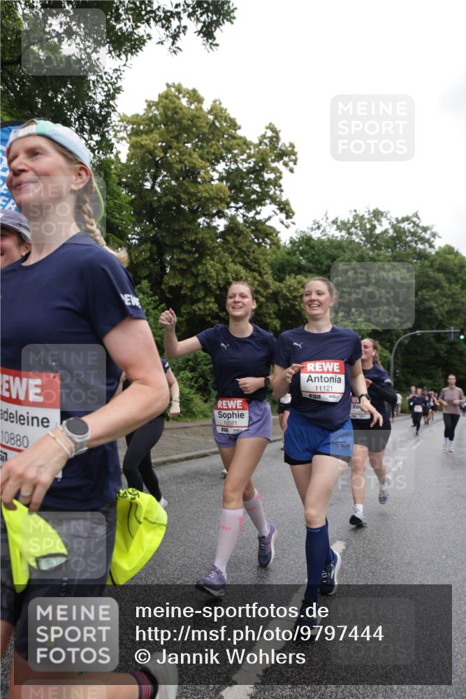 14.06.2026 - REWE Women's Run Jannik Wohlers http://msf.ph/oto/9797444 14.06.2026 10:00:43 Laufen 10880, 10581, 11121, 2007, 114 meine-sportfotos.de