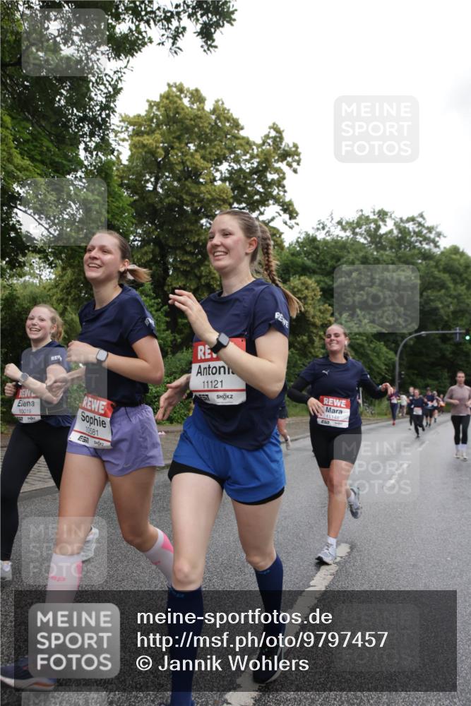 14.06.2026 - REWE Women's Run Jannik Wohlers http://msf.ph/oto/9797457 14.06.2026 10:00:43 Laufen 10019, 57, 10581, 11121, 11148 meine-sportfotos.de