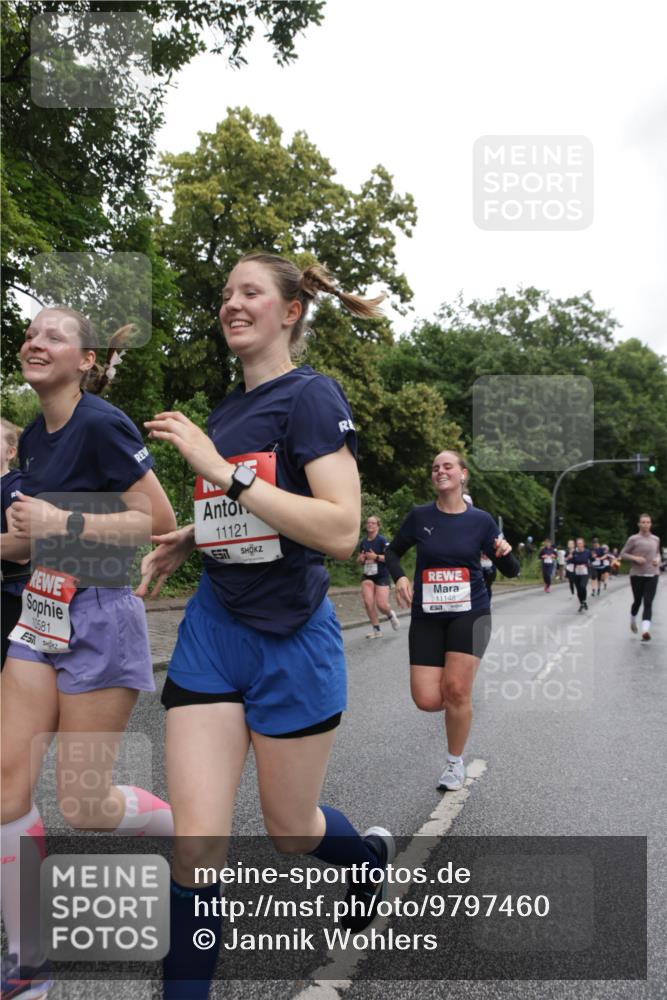 14.06.2026 - REWE Women's Run Jannik Wohlers http://msf.ph/oto/9797460 14.06.2026 10:00:43 Laufen 10581, 11121, 11148 meine-sportfotos.de