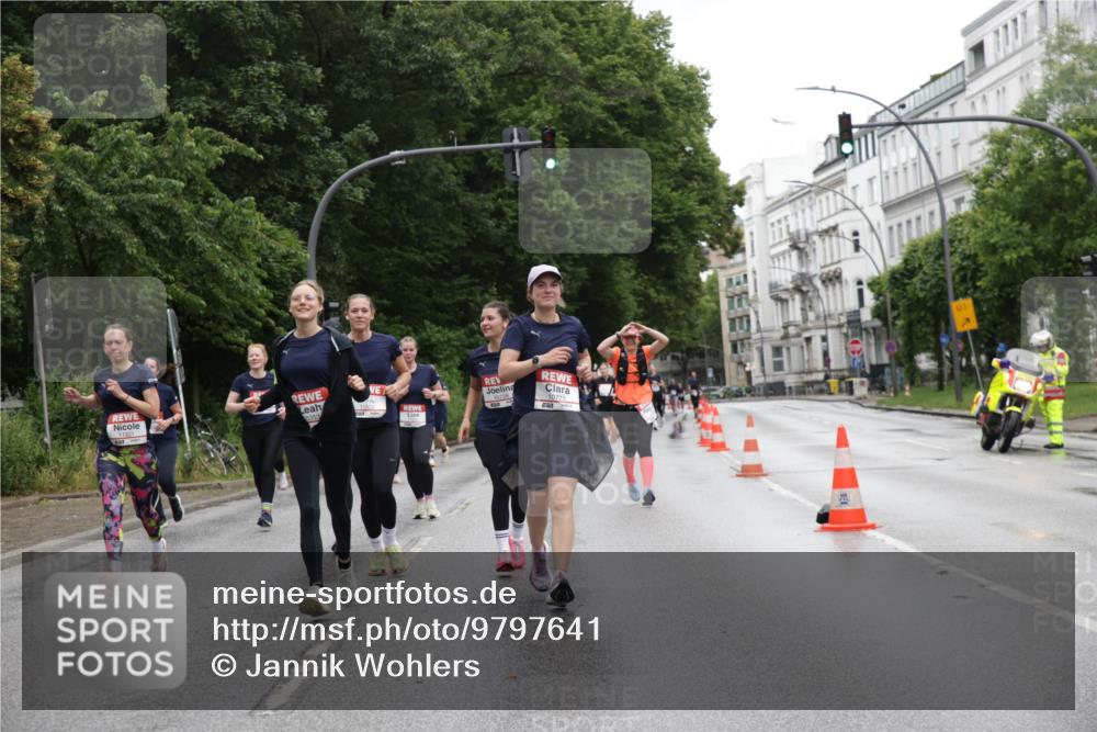 14.06.2026 - REWE Women's Run Jannik Wohlers http://msf.ph/oto/9797641 14.06.2026 10:01:05 Laufen 11532, 0353 meine-sportfotos.de