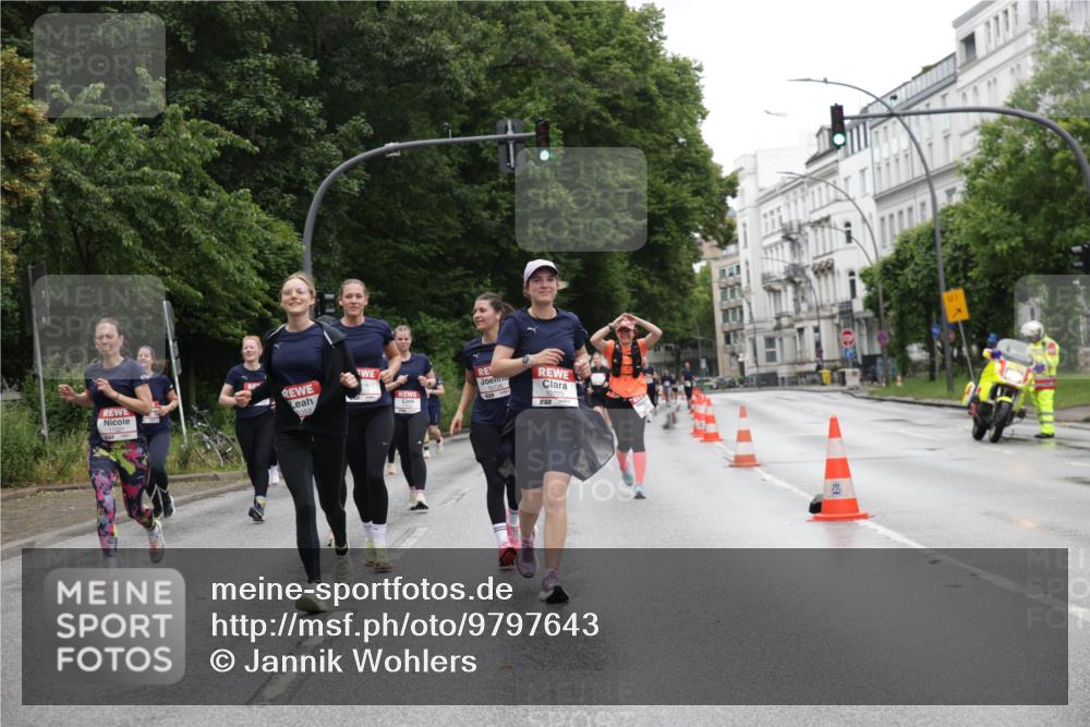 14.06.2026 - REWE Women's Run Jannik Wohlers http://msf.ph/oto/9797643 14.06.2026 10:01:05 Laufen 0353, 10726, 10723, 01 meine-sportfotos.de