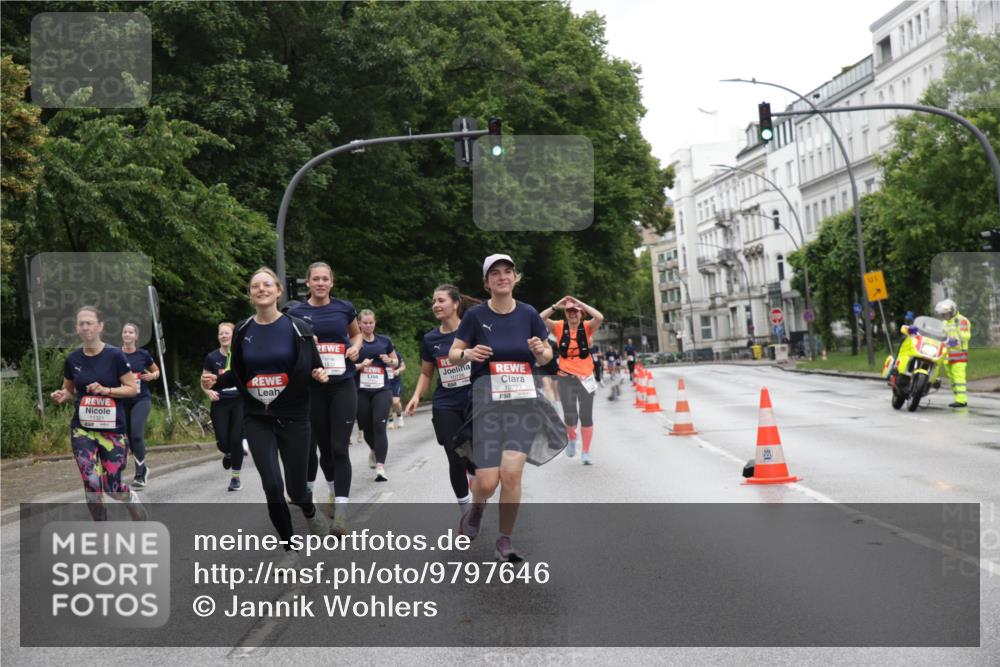 14.06.2026 - REWE Women's Run Jannik Wohlers http://msf.ph/oto/9797646 14.06.2026 10:01:05 Laufen 10726, 10723, 01 meine-sportfotos.de