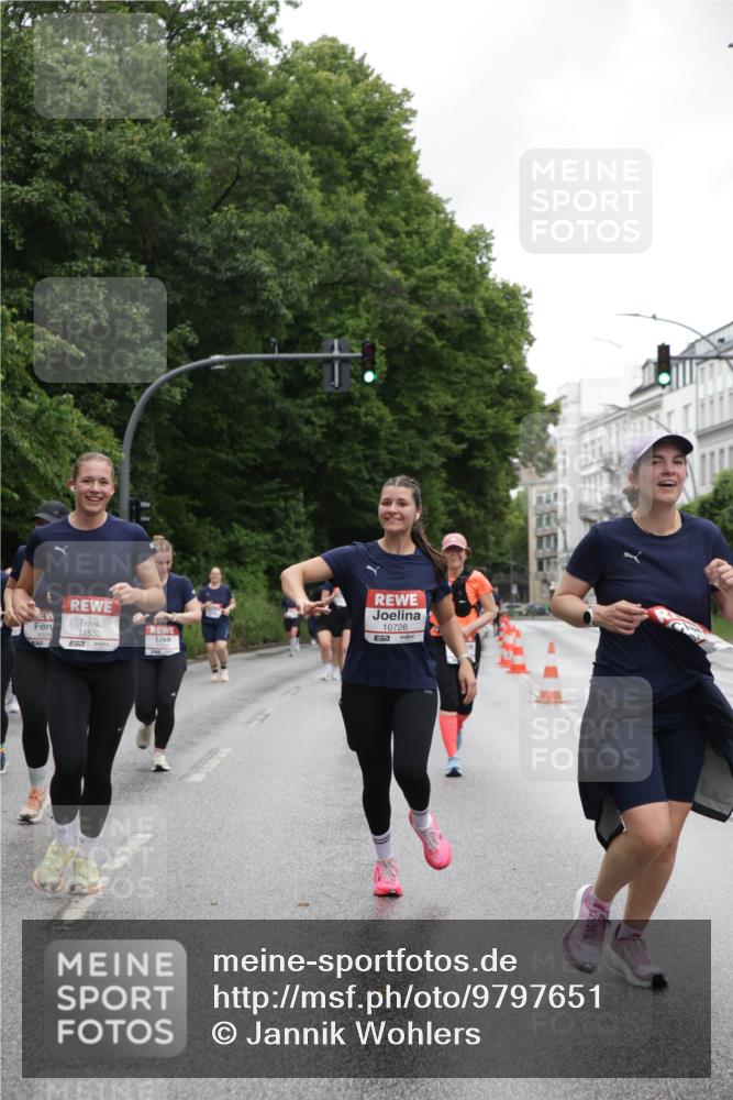 14.06.2026 - REWE Women's Run Jannik Wohlers http://msf.ph/oto/9797651 14.06.2026 10:01:07 Laufen 10726, 1025, 11532, 57 meine-sportfotos.de