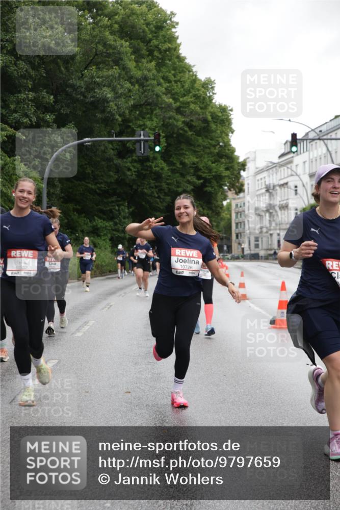 14.06.2026 - REWE Women's Run Jannik Wohlers http://msf.ph/oto/9797659 14.06.2026 10:01:07 Laufen 11532, 10726, 7 meine-sportfotos.de