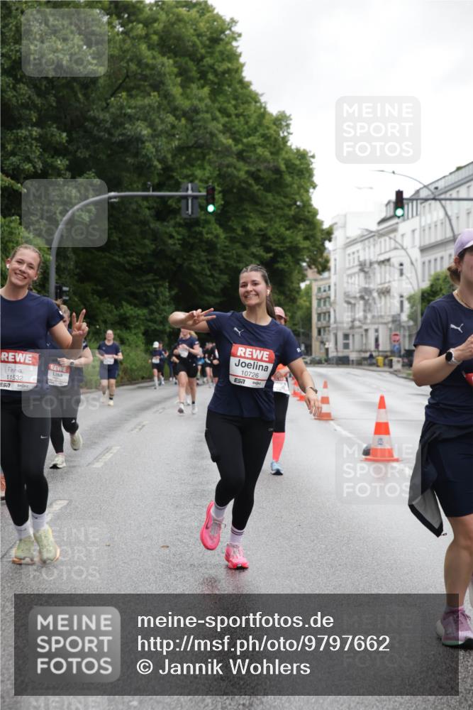 14.06.2026 - REWE Women's Run Jannik Wohlers http://msf.ph/oto/9797662 14.06.2026 10:01:07 Laufen 11532, 7, 10726, 7 meine-sportfotos.de