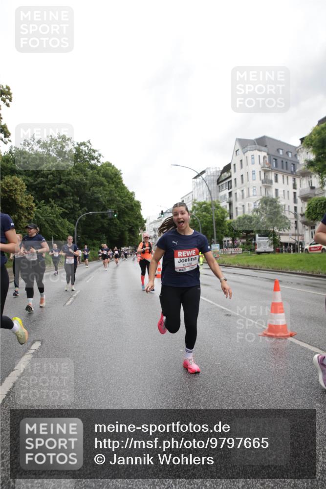 14.06.2026 - REWE Women's Run Jannik Wohlers http://msf.ph/oto/9797665 14.06.2026 10:01:08 Laufen 10726 meine-sportfotos.de