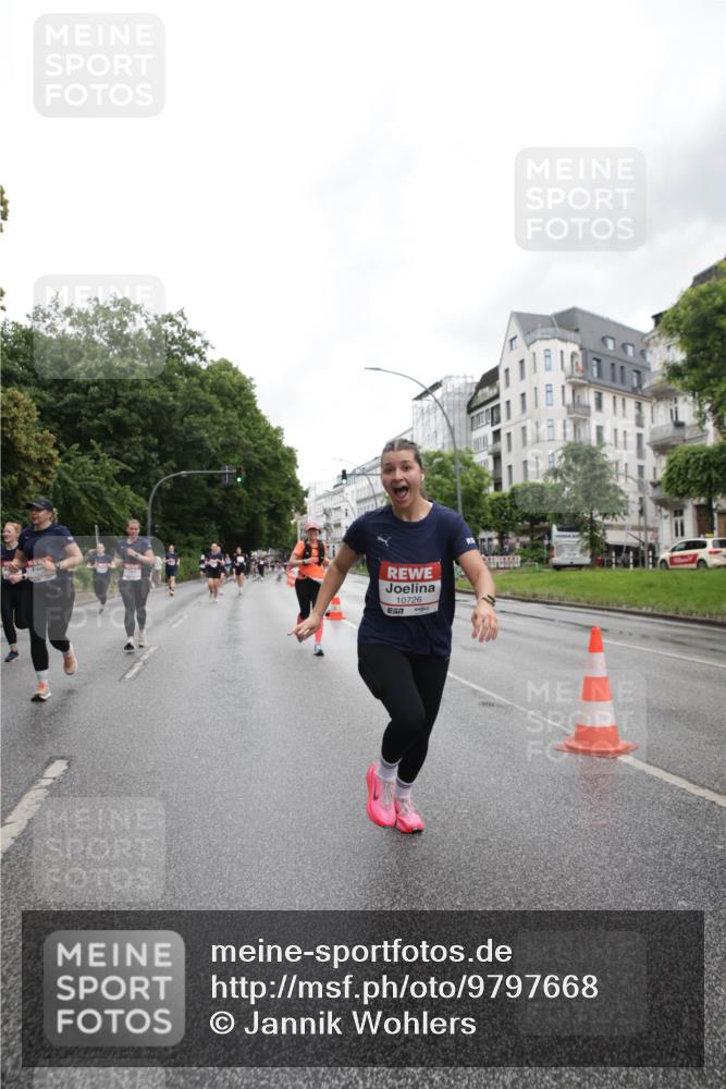 14.06.2026 - REWE Women's Run Jannik Wohlers http://msf.ph/oto/9797668 14.06.2026 10:01:09 Laufen 10726 meine-sportfotos.de