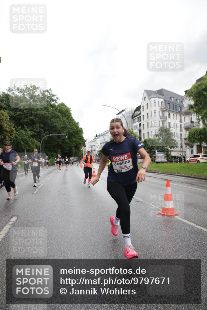 14.06.2026 - REWE Women's Run Jannik Wohlers http://msf.ph/oto/9797671 14.06.2026 10:01:09 Laufen 10726 meine-sportfotos.de