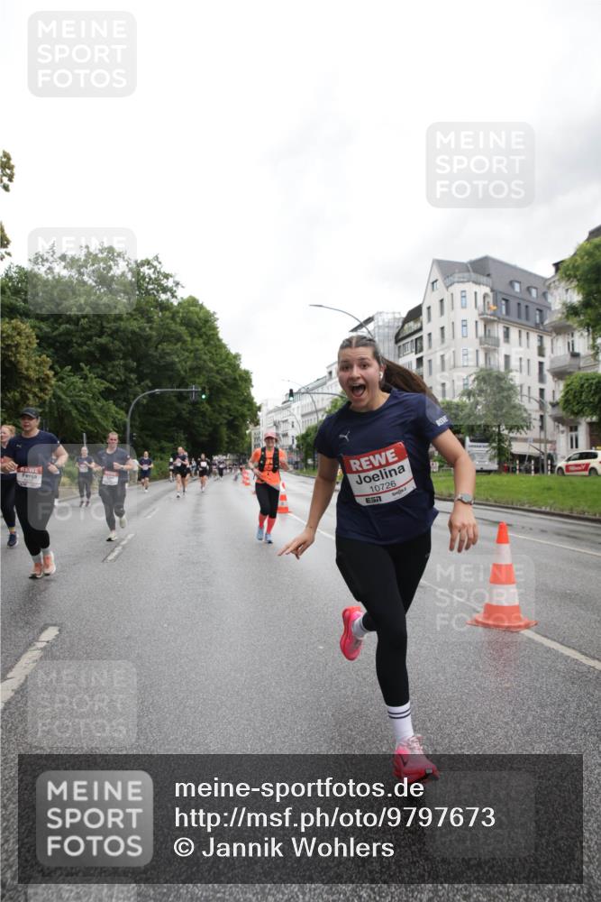 14.06.2026 - REWE Women's Run Jannik Wohlers http://msf.ph/oto/9797673 14.06.2026 10:01:09 Laufen 10726 meine-sportfotos.de